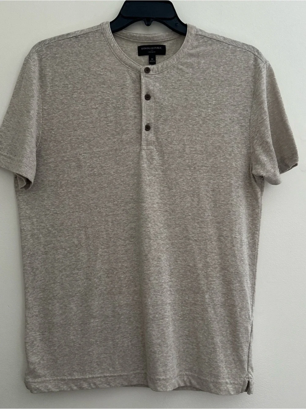 Banana Republic T-Shirt Mens Size M Oat Heather Linen Blend Notch Neck Resort